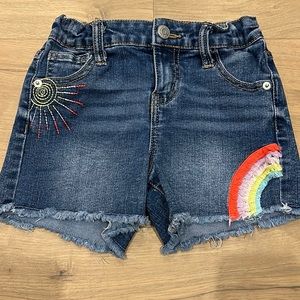 Girls Denim shorts 6/6X rainbow & sun detail great condition